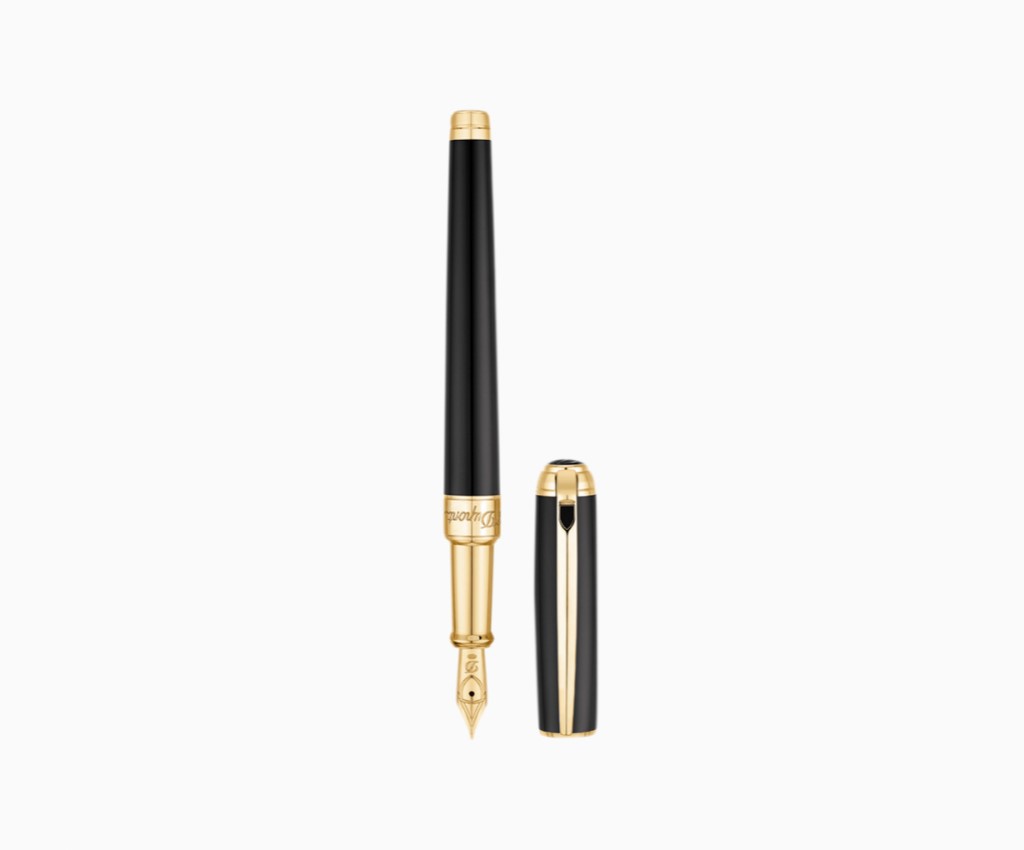 Line D Black Natural Lacquer And Finished In Gold Medium Fountain Pen